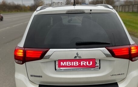 Mitsubishi Outlander III рестайлинг 3, 2016 год, 1 650 000 рублей, 3 фотография