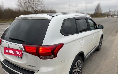 Mitsubishi Outlander III рестайлинг 3, 2016 год, 1 650 000 рублей, 5 фотография