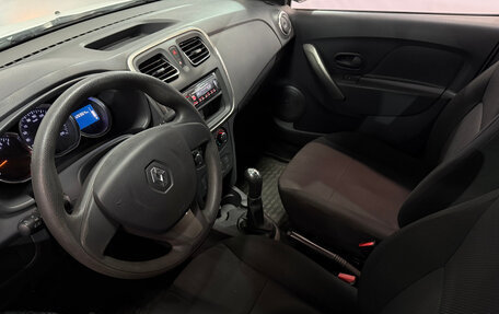 Renault Logan II, 2017 год, 641 000 рублей, 8 фотография