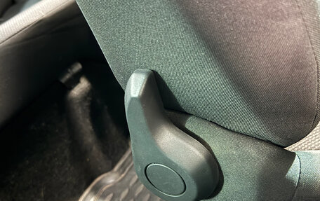 Renault Logan II, 2017 год, 641 000 рублей, 19 фотография