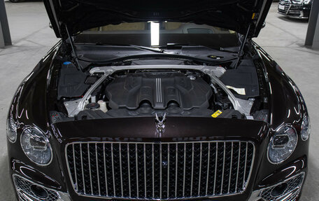 Bentley Flying Spur, 2023 год, 25 800 000 рублей, 8 фотография