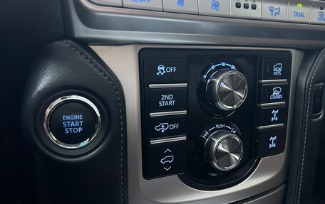 Toyota Land Cruiser Prado 150 рестайлинг 2, 2020 год, 5 220 000 рублей, 12 фотография