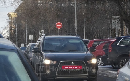 Mitsubishi Outlander III рестайлинг 3, 2010 год, 1 249 000 рублей, 2 фотография