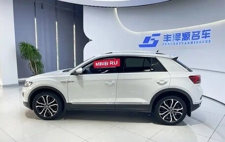 Volkswagen T-Roc I, 2022 год, 1 550 445 рублей, 3 фотография