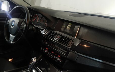 BMW 5 серия, 2016 год, 1 700 000 рублей, 13 фотография