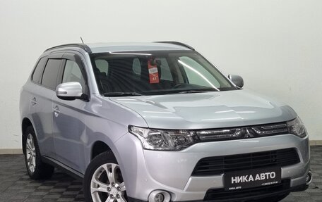 Mitsubishi Outlander III рестайлинг 3, 2012 год, 1 350 000 рублей, 3 фотография