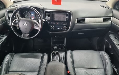 Mitsubishi Outlander III рестайлинг 3, 2012 год, 1 350 000 рублей, 11 фотография