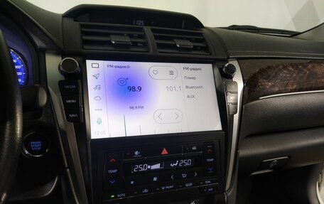 Toyota Camry, 2017 год, 2 288 000 рублей, 16 фотография