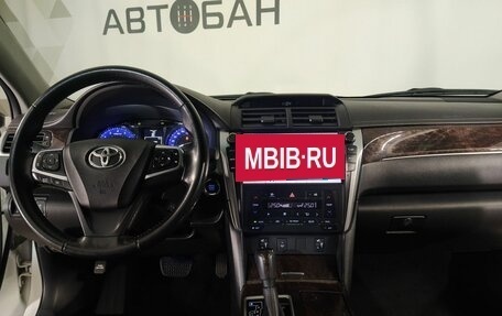 Toyota Camry, 2017 год, 2 288 000 рублей, 12 фотография
