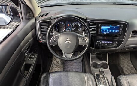 Mitsubishi Outlander III рестайлинг 3, 2012 год, 1 300 000 рублей, 15 фотография