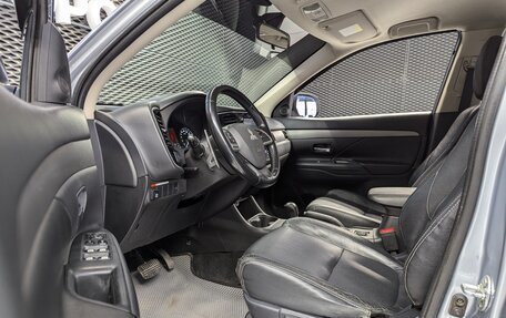 Mitsubishi Outlander III рестайлинг 3, 2012 год, 1 300 000 рублей, 10 фотография