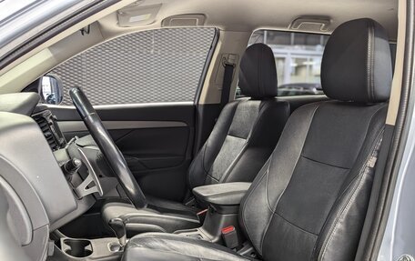 Mitsubishi Outlander III рестайлинг 3, 2012 год, 1 300 000 рублей, 12 фотография