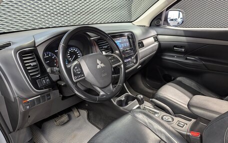 Mitsubishi Outlander III рестайлинг 3, 2012 год, 1 300 000 рублей, 11 фотография
