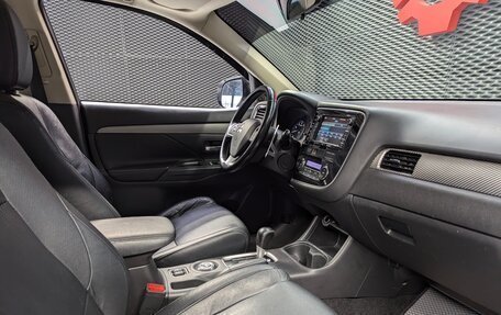 Mitsubishi Outlander III рестайлинг 3, 2012 год, 1 300 000 рублей, 28 фотография