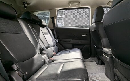 Mitsubishi Outlander III рестайлинг 3, 2012 год, 1 300 000 рублей, 31 фотография