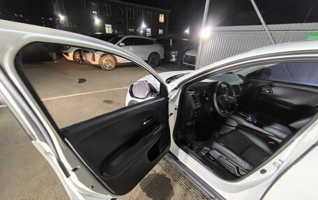 Honda Vezel, 2022 год, 1 750 000 рублей, 4 фотография