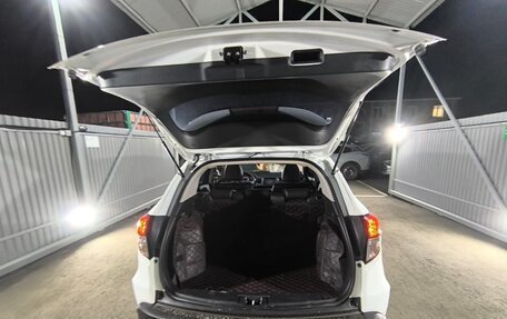 Honda Vezel, 2022 год, 1 750 000 рублей, 6 фотография