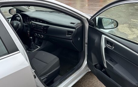 Toyota Corolla, 2013 год, 1 350 000 рублей, 24 фотография