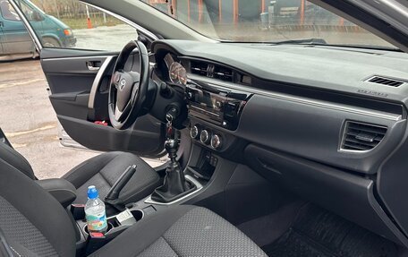 Toyota Corolla, 2013 год, 1 350 000 рублей, 15 фотография