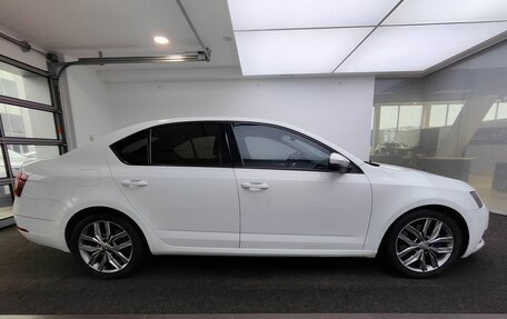 Skoda Octavia, 2018 год, 1 900 000 рублей, 5 фотография