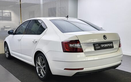 Skoda Octavia, 2018 год, 1 900 000 рублей, 8 фотография