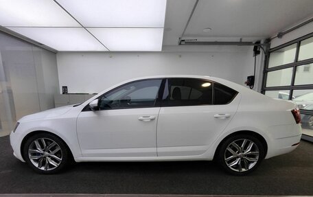 Skoda Octavia, 2018 год, 1 900 000 рублей, 10 фотография