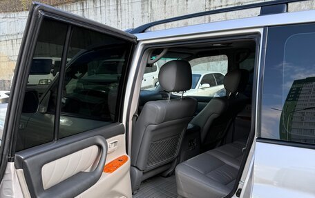 Toyota Land Cruiser 100 рестайлинг 2, 2005 год, 4 500 000 рублей, 8 фотография