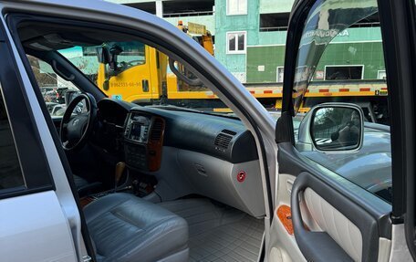 Toyota Land Cruiser 100 рестайлинг 2, 2005 год, 4 500 000 рублей, 12 фотография