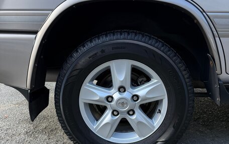 Toyota Land Cruiser 100 рестайлинг 2, 2005 год, 4 500 000 рублей, 19 фотография