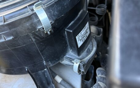 Toyota Land Cruiser 100 рестайлинг 2, 2005 год, 4 500 000 рублей, 26 фотография