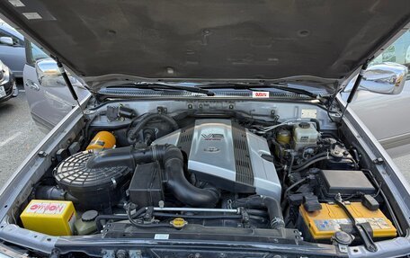 Toyota Land Cruiser 100 рестайлинг 2, 2005 год, 4 500 000 рублей, 21 фотография