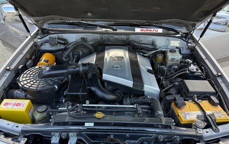 Toyota Land Cruiser 100 рестайлинг 2, 2005 год, 4 500 000 рублей, 24 фотография