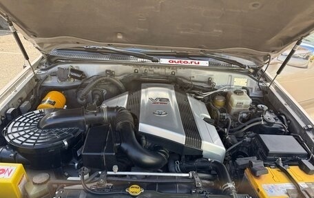 Toyota Land Cruiser 100 рестайлинг 2, 2005 год, 4 500 000 рублей, 27 фотография