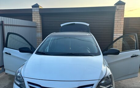 Hyundai Solaris II рестайлинг, 2015 год, 680 000 рублей, 1 фотография