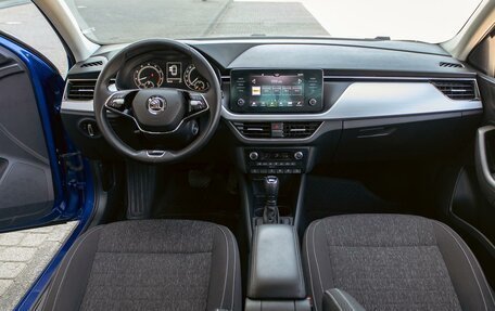 Skoda Rapid II, 2021 год, 1 055 000 рублей, 17 фотография