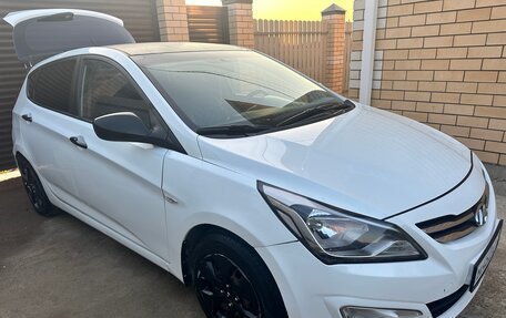 Hyundai Solaris II рестайлинг, 2015 год, 680 000 рублей, 3 фотография