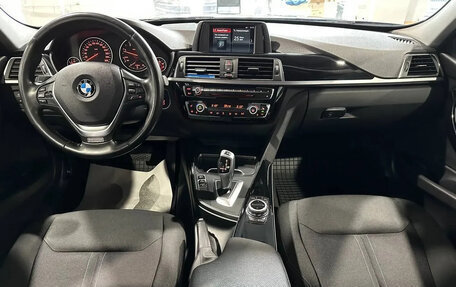 BMW 3 серия, 2017 год, 1 990 000 рублей, 11 фотография