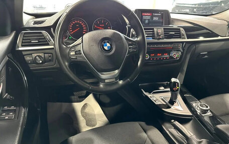 BMW 3 серия, 2017 год, 1 990 000 рублей, 10 фотография