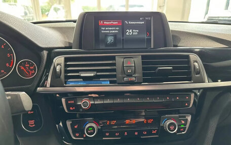 BMW 3 серия, 2017 год, 1 990 000 рублей, 14 фотография