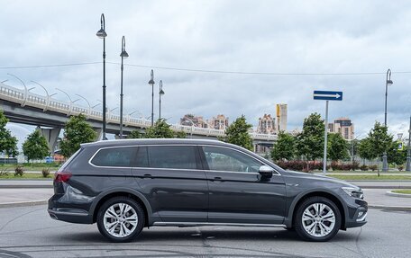 Volkswagen Passat B8 рестайлинг, 2021 год, 3 900 000 рублей, 4 фотография