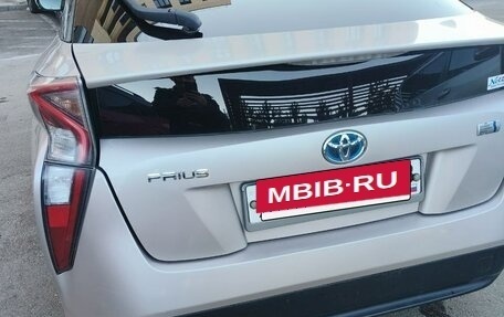 Toyota Prius IV XW50, 2016 год, 1 300 000 рублей, 5 фотография
