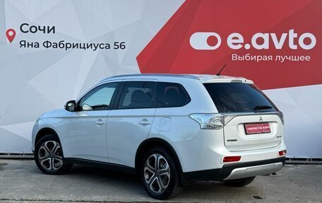 Mitsubishi Outlander III рестайлинг 3, 2014 год, 1 580 000 рублей, 6 фотография