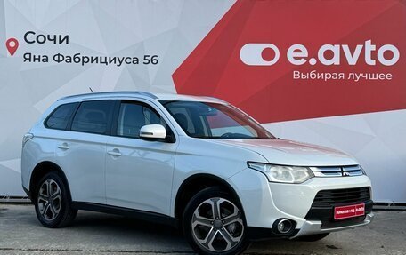 Mitsubishi Outlander III рестайлинг 3, 2014 год, 1 580 000 рублей, 3 фотография