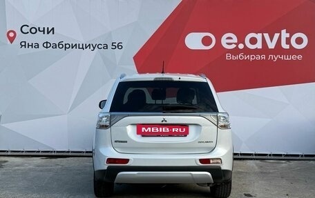 Mitsubishi Outlander III рестайлинг 3, 2014 год, 1 580 000 рублей, 5 фотография