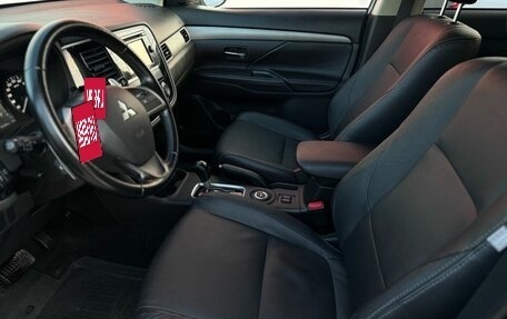 Mitsubishi Outlander III рестайлинг 3, 2014 год, 1 580 000 рублей, 7 фотография