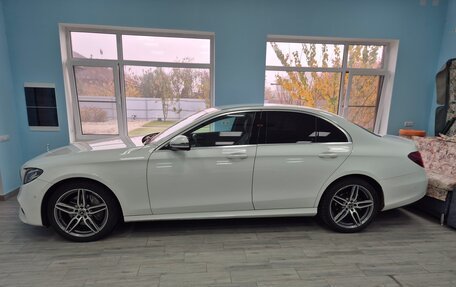 Mercedes-Benz E-Класс, 2019 год, 4 500 000 рублей, 5 фотография