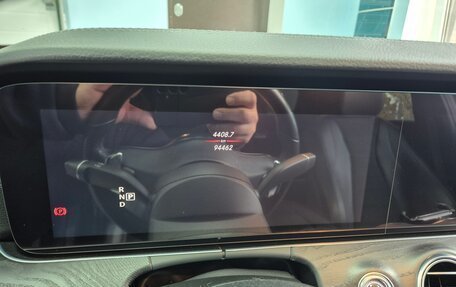 Mercedes-Benz E-Класс, 2019 год, 4 500 000 рублей, 11 фотография