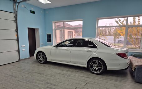 Mercedes-Benz E-Класс, 2019 год, 4 500 000 рублей, 9 фотография