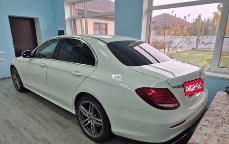 Mercedes-Benz E-Класс, 2019 год, 4 500 000 рублей, 7 фотография