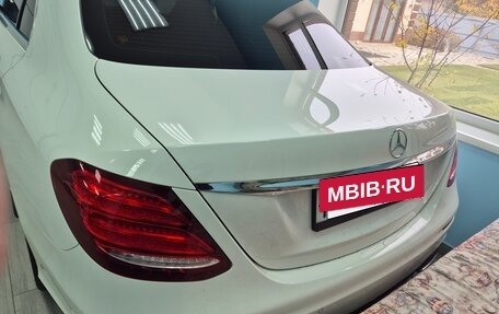 Mercedes-Benz E-Класс, 2019 год, 4 500 000 рублей, 8 фотография